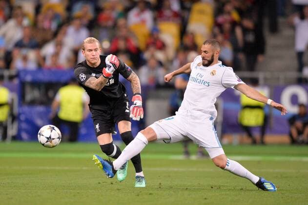 Fußball, CL Finale, Real Madrid - FC Liverpool 09 KARIM BENZEMA (REAL) - 01 LORIS KARIUS (LIV) - BUT FOOTBALL : Real Madrid vs Liverpool - Ligue des Champions - Finale - 26 05 2018 AnthonyBIBARD FEP Panoramic 