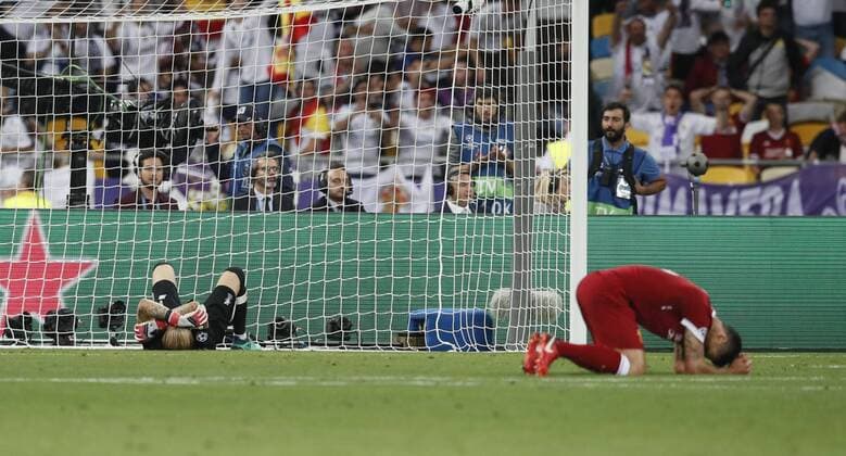 Fußball, CL Finale, Real Madrid - FC Liverpool Loris Karius of Liverpool devastated during the UEFA Champions League Final match at the NSK Olimpiyskiy Stadium, Kiev. Picture date 26th May 2018. Picture credit should read: David Klein Sportimage EDITORIAL USE ONLY. No use with unauthorised audio, video, data, fixture lists, club league logos or live services. Online in-match use limited to 120 images, no video emulation. No use in betting, games or single club league player publications.
