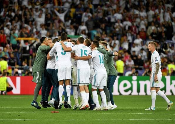 Fußball, Real Madrid gewinnt Champions League Fußball, CL Finale, Real Madrid - FC Liverpool Real Madrid s celebrate after winning the UEFA Champions League final between Real Madrid and Liverpool FC at the NSC Olimpiyskiy stadium in Kiev, Ukraine, 26 May 2018. UCL Final 2018 - Real Madrid vs Liverpool FC !ACHTUNG: NUR REDAKTIONELLE NUTZUNG!  Copyright: xMykolaxTysx RML01 20180526-636629722648096789