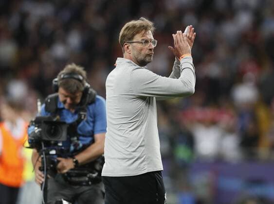 Fußball, CL Finale, Real Madrid - FC Liverpool Jurgen Klopp manager of Liverpool applauds the fans during the UEFA Champions League Final match at the NSK Olimpiyskiy Stadium, Kiev. Picture date 26th May 2018. Picture credit should read: David Klein Sportimage EDITORIAL USE ONLY. No use with unauthorised audio, video, data, fixture lists, club league logos or live services. Online in-match use limited to 120 images, no video emulation. No use in betting, games or single club league player publications.
