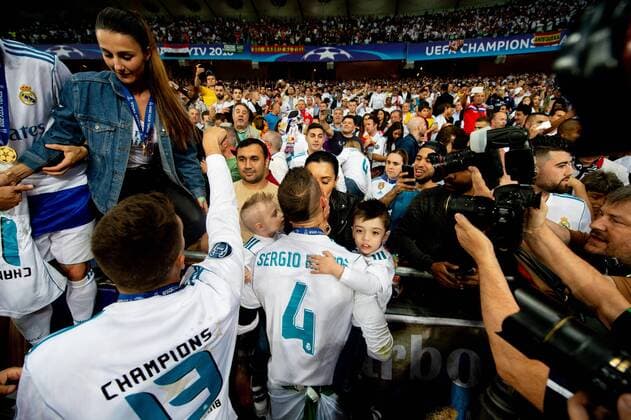 180526 Sergio Ramos or Real Madrid kisses his wife Pilar Rubio after the UEFA Champions League final between Real Madrid and Liverpool on May 26, 2018 in Kyiv Photo Vegard Wivestad Grott BILDBYRAN Code VG 170178  Copyright: VEGARDxWIVESTADxGRoTT BB180526ZA037