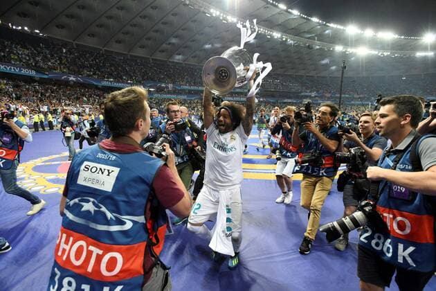 Real Madrid s player Marcelo celebrates with the trophy after his team won the UEFA Champions League final game between Real Madrid and Liverpool FC at the NSC Olimpiyskiy stadium in Kiev, Ukraine, 26 May 2018. UCL Final 2018 - Real Madrid vs Liverpool FC !ACHTUNG: NUR REDAKTIONELLE NUTZUNG!  Copyright: xMykolaxTysx RML01 20180526-636629746860520170
