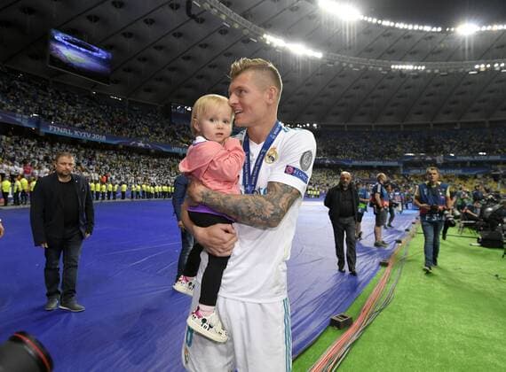 26 05 2018 Football UEFA Champions League Final 2018 Real Madrid FC Liverpool at the Olympic Stadium in Kiev Ukraine Champions League winner Toni Kroos Real Madrid has gathered his family around the daughter after the match