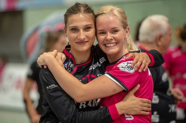 left Isabell Roch right Stina Karlsson TUS Metzingen Handball BL Women TusSies Metzingen Buxtehuder SV 26 05 18 Metzingen Copyright: xEibner-Pressefoto SCHMIDTx EP_MST