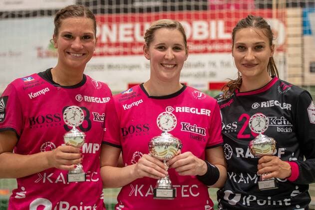 left Julia Behnke middle Marlene Zapf right Isabell Roch TUS Metzingen Handball BL Women TusSies Metzingen Buxtehuder SV 26 05 18 Metzingen Copyright: xEibner-Pressefoto SCHMIDTx EP_MST