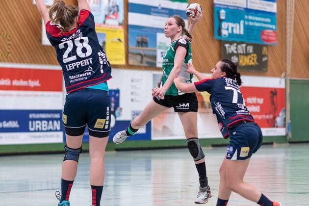 Diana Sabljak SG 09 Kirchhof 15 Carolin Tuc SG H2Ku Herrenberg Kuties 77 SG H2Ku Herrenberg Kuties vs SG 09 Kirchhof Handball 2 Bundesliga Women HBF season 17 18 26 05 2018 SG H2Ku Herrenberg Kuties vs SG 09 Kirchhof Handball 2 Bundesliga Women HBF season 17 18 26 05 2018 Herrenberg Copyright: xEIBNER WolfgangxFrankx EP_WFK