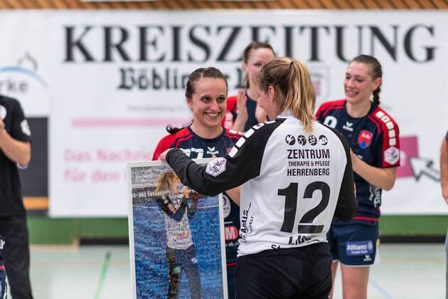 Monika Lide SG H2Ku Herrenberg Kuties 12 Discharge Carolin Tuc SG H2Ku Herrenberg Kuties 77 SG H2Ku Herrenberg Kuties vs SG 09 Kirchhof Handball 2 Bundesliga Women HBF season 17 18 26 05 2018 SG H2Ku Herrenberg Kuties vs SG 09 Kirchhof Handball 2 Bundesliga Women HBF season 17 18 26 05 2018 Herrenberg Copyright: xEIBNER WolfgangxFrankx EP_WFK