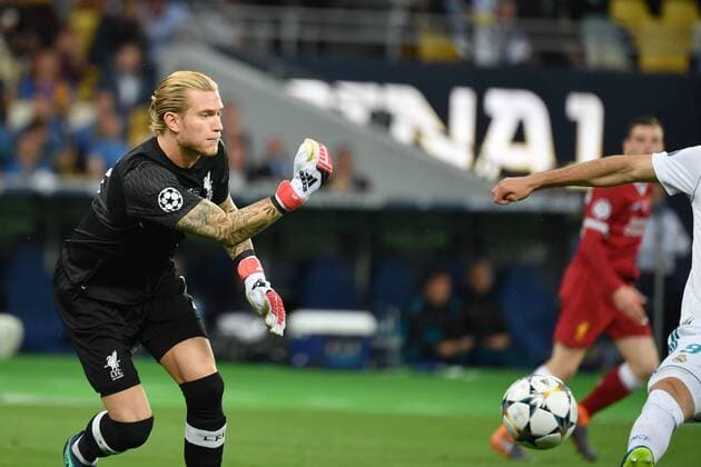 Loris KARIUS Goalkeeper Liverpool throws the ball to the foot of Karim Benzema Real Madrid The ball is deflected and rolls in. 1 0 Goalkeeper error Football Champions League Final 2018 Real Madrid Liverpool 3 1 Season2017 18 at 26 05 2018 Stadion NSK Olimpiyskyi