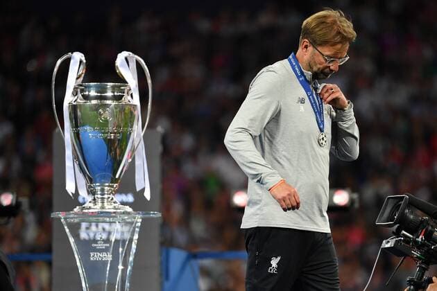 Juergen KLOPP Coach Liverpool passes the Cup Cup Trophaee Award ceremony Disappointment Frustration disappointed Frustrated Depressed Football Champions League Final 2018 Real Madrid Liverpool 3 1 Season2017 18 at 26 05 2018 Stadium NSK Olimpiyskyi