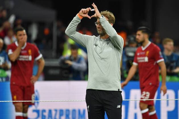 Juergen KLOPP Coach Liverpool waving to the fans of Liverpool Football fans disappointment Frustration disappointed frustrated depressed after the match Football Champions League Final 2018 Real Madrid Liverpool 3 1 Saison2017 18 at 26 05 2018 Stadion NSK Olimpiyskyi
