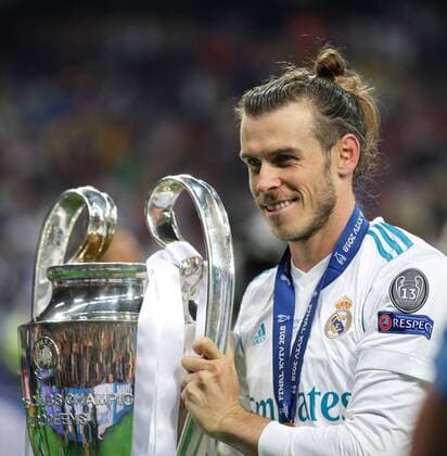 SOCCER - UEFA CL final, Liverpool vs Real KIEV,UKRAINE,26.MAY.18 - SOCCER - UEFA Champions League, final, Liverpool FC vs Real Madrid CF. Image shows Gareth Bale (Madrid). Keywords: trophy. GEPAxpictures xMaticxKlansek