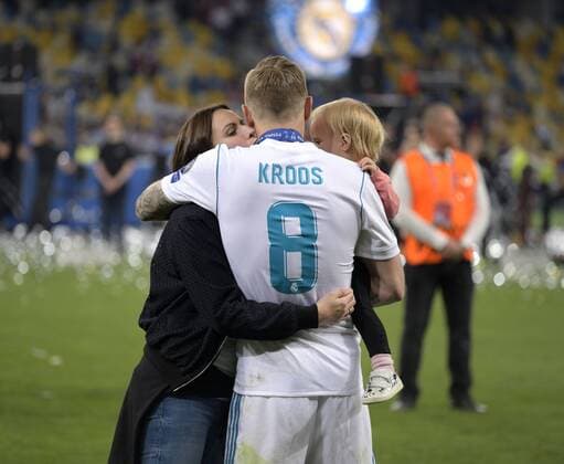 26 05 2018 Football UEFA Champions League Final 2018 Real Madrid FC Liverpool at the Olympic Stadium in Kiev Ukraine Champions League winner Toni Kroos Real Madrid hugs his wife and daughter on the pitch