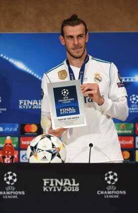 Real Madrid s player Gareth Bale poses with the prize for the best player of the final during a press conference PK Pressekonferenz following Real Madrid won the UEFA Champions League final against Liverpool FC at the NSC Olimpiyskiy stadium in Kiev, Ukraine, 26 May 2018. Real Madrid celebrations !ACHTUNG: NUR REDAKTIONELLE NUTZUNG!  Copyright: xMykolaxTysx GRAF6876 20180527-636630217123726567