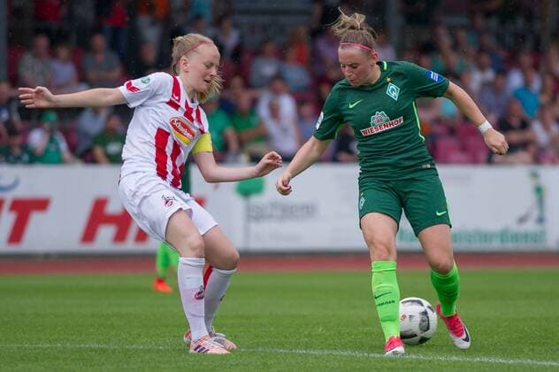 v left Anna Kirschbaum 1 FC Köln 5 and Cindy König SV Werder Bremen 11 in duel Action Action Match scene Soccer Allianz Women Bundesliga 1 FC Köln SV Werder Bremen xobx