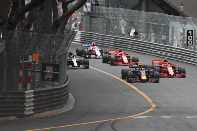 27th May 2018, Circuit de Monaco, Monaco, Monte Carlo; Monaco Formula 1 Grand Prix, race day; Aston Martin Red Bull Racing TAG Heuer, Daniel Ricciardo leads the race start into corner 1 ahead of Vettel  ActionPlus12029683 Octane