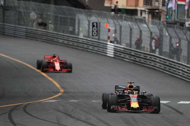 27th May 2018, Circuit de Monaco, Monaco, Monte Carlo; Monaco Formula 1 Grand Prix, race day; Aston Martin Red Bull Racing TAG Heuer, Daniel Ricciardo ahead of Vettel as he reports loss of power  ActionPlus12029696 Octane