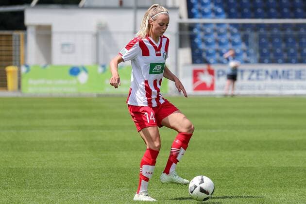 Amanda Ilestedt Potsdam 14 on the ball Spielzene Freisteller Full Body Single Action Action Soccer Allianz Women Bundesliga TSG 1899 Hoffenheim 1 FFC Turbine Potsdam xozx