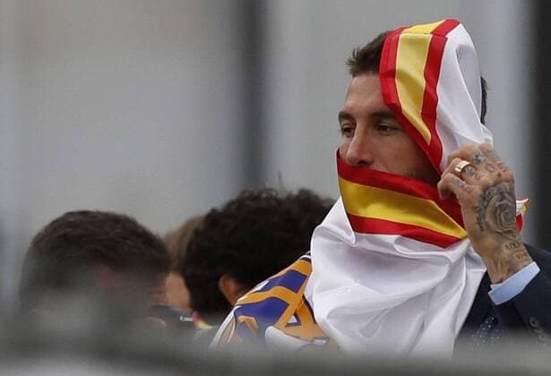 Real Madrid s player Sergio Ramos during the celebration after winning the 13th UEFA Champions League at Cibeles square in Madrid, Spain, 27 May 2018. Real Madrid defeated 3-1 Liverpool in the UEFA Champions League final at the NSC Olimpiyskiy stadium in Kiev on 26 May 2018. Real Madrid celebration in Madrid !ACHTUNG: NUR REDAKTIONELLE NUTZUNG!  Copyright: x JavierxLizónx GRAF7188 20180527-636630556375667770