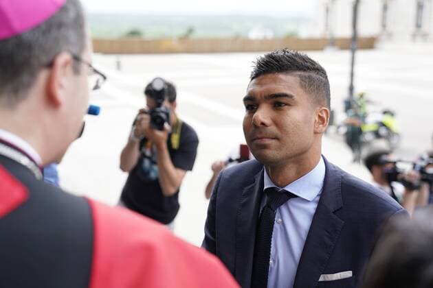 Casemiro, at the Cathedral of the Almudena in Madrid on May 27, 2018 as Real MadridÂ s football players arrive to celebrate winning their third Champions League title in a row in Kiev.  xJosuxMondelox xCordonxPressx xRealxMadridxCelebratexAfterxVictoryxInxThexChampionsxLeaguexFinax