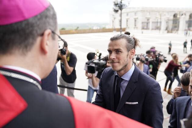 Gareth Bale, at the Cathedral of the Almudena in Madrid on May 27, 2018 as Real MadridÂ s football players arrive to celebrate winning their third Champions League title in a row in Kiev.  xJosuxMondelox xCordonxPressx xRealxMadridxCelebratexAfterxVictoryxInxThexChampionsxLeaguexFinax