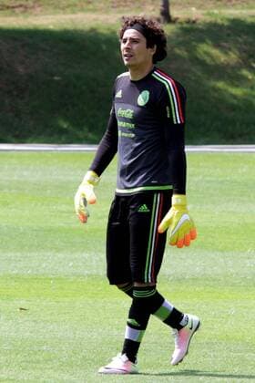 May 27, 2018 - EUM20180527DEP04.JPG.CIUDAD DE MEXICO. SoccerFutbol-Seleccion Mexicana. 26 de mayo de 2018. Este lunes, la Seleccion Mexicana se enfrentara en partido amistoso ante Gales, en el Estadio Rose Bowl, de Pasadena, como parte de la preparacion rumbo a Rusia 2018. El portero Guillermo Ochoa ya se encuentra en Los Ãngeles, California, para la justa previa al Mundial. Foto: Archivo Agencia EL UNIVERSALEELG Latin News: May 27, 2018  - ZUMAu78_ 20180527_zaf_u78_504 Copyright: xElxUniversalx