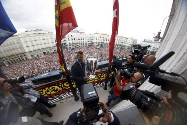 Fußball, CL-Sieger Real Madrid wird in Madrid gefeiert Celebracion del Real Madrid tras ganar la Liga de Campeones. En la imagen, Sergio Ramos. Celebration of Real Madrid after winning the Champions Ligue title. In this picture, Sergio Ramos. 