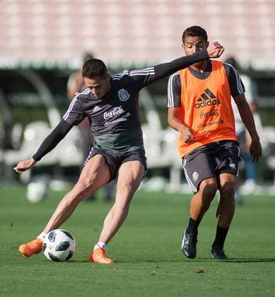 May 27, 2018 - Pasadena, California, U.S - Javier Chicharito Hernandez of the Mexico national team Nationalteam during their final practice at the Rose Bowl in Pasadena, California on Sunday May 27, 2018. Mexico Practice at Rose Bowl - ZUMAp124 20180527_zaa_p124_513 Copyright: xJavierxRojasx