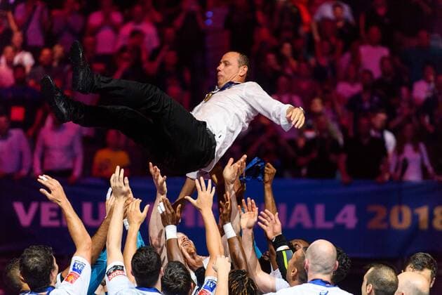 Handball, Montpellier HB gewinnt Champions League 2018.05.27 Kolonia Pilka reczna Velux EHF FINAL4 Champions League Liga Mistrzow final Montpellier wygrywa HBC Nantes - Montpellier HB N Z puchar radosc wygrana dekoracja Montpellier Nicolas Seve Foto Pawel Andrachiewicz PressFocus 2018.05.27 Cologne Handball Velux EHF FINAL4 Champions League final HBC Nantes - Montpellier HB puchar radosc wygrana dekoracja Montpellier Nicolas Seve Photo Pawel Andrachiewicz PressFocus NEWSPIX.PL --- Newspix.pl FRANCE OUT!  20180527_PF_PA164