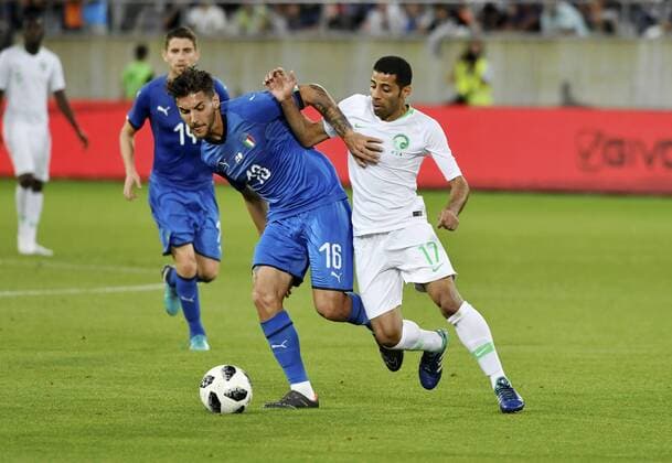 28 05 2018 St Gallen Switzerland Football Mens Season 2017 2018 Test match Italy Saudi Arabia Image shows 16 Lorenzo Pellegrini Iratla against 17 Aljassam Taiseer Saudi Arabia Action duel