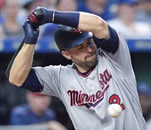May 29, 2018 - Kansas City, MO, USA - The Minnesota Twins Brian Dozier takes ball four in the third inning against the Kansas City Royals on Tuesday, May 29, 2018, at Kauffman Stadium in Kansas City, Mo. Minnesota at Kansas City - ZUMAm67_ 20180529_zaf_m67_046 Copyright: xJohnxSleezerx