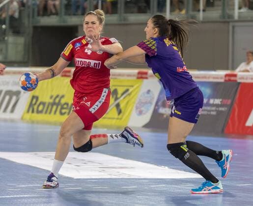 31 05 2018 Tyrolean Hydropower Arena Innsbruck AUT IHF EC Qualifying Women Austria vs. Romania in the picture v l Beate Scheffknecht AUT and Eliza Iulia Buceschi ROU during IHF Womens European Championship Qualification match between Austria at the Tyrolean Hydropower Arena in Innsbruck Austria on 2018 05 31 Innsbruck  EX_JAK