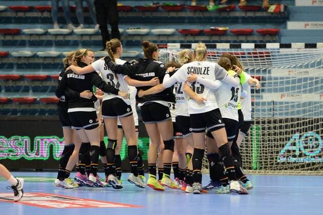 Cheering of the German Handball Ladies after the victory in the EC Qualifier for Turkey in Gummersbach EC Qualifying Women Germany vs Turkey 02 06 2018 EURO Qualifying Women Germany vs Turkey 02 06 2018 Copyright: xEIBNER JuergenxAugstx EP_JOGI