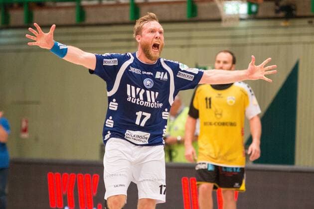 Torjubel Jan Artmann 17 Bergischer HC Bergischer HC vs HSC Coburg 2000 Handball 2 Handball Bundesliga 02 06 18 Wuppertal NRW Germany Uni Halle Copyright: xcdnx