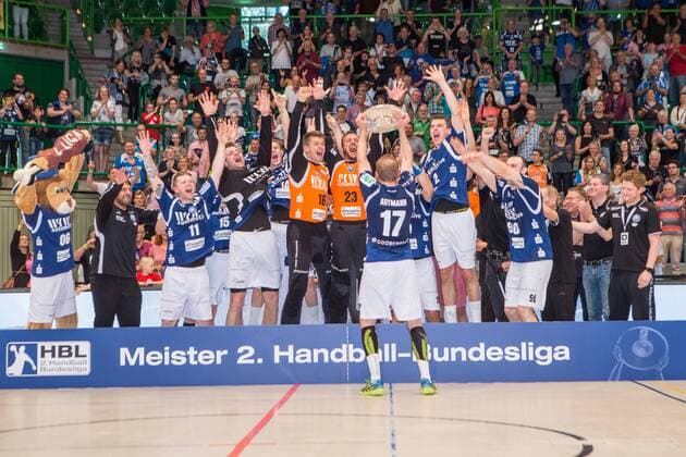 Masterfoto of the Master of the 2 Handball Bundesliga from left Sebastian Hinze Coach Bergischer HC Milan Kotrc 15 Bergischer HC Maciej Majdzinski 14 Bergischer HC Linus Arnesson 24 Bergischer HC Christopher Rudeck 16 TW Bergischer HC Tomas Babak 19 Bergischer HC Csaba Szücs 20 Bergischer HC Arnor Thor Gunnarsson 11 Bergischer HC Fabian Gutbrod 22 Bergischer HC Bastian Rutschmann 23 Bergischer HC Jan Artmann 17 Bergischer HC Maximilian Leon Bettin 2 Bergischer HC Leos Petrovsky 6 Bergisch HC Bogdan Andrei Criciotoiu 90 Bergischer HC Kristian Nippes 13 Bergischer HC and other Bergischer HC vs HSC Coburg 2000 Handball 2 Handball Bundesliga 02 06 18 Wuppertal NRW Germany Uni Halle Copyright: xcdnx