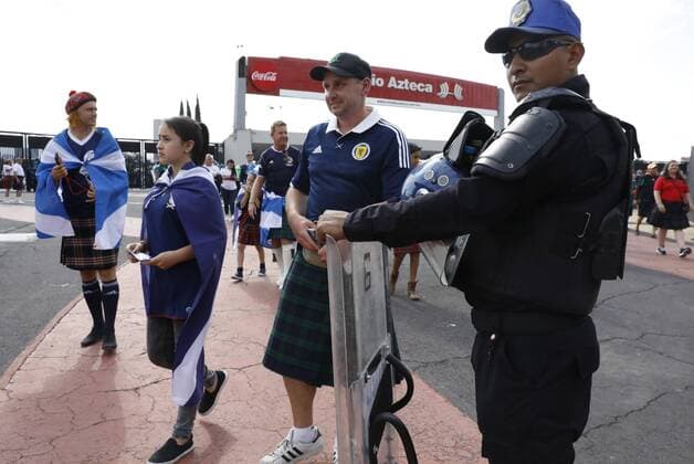 WM 2018, Testspiel, Mexiko - Schottland Supporters of Scotland arrive to the friendly match between Mexico and Scotland on the way to the 2018 World Cup in Russia, held at the Azteca stadium in Mexico City, Mexico, on 2 June 2018. MEXICO VS SCOTLAND !ACHTUNG: NUR REDAKTIONELLE NUTZUNG!  Copyright: xJorgexNúnezx MEX52 20180603-636635916512530523