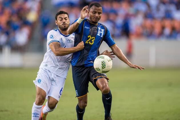 Fußball, Länderspiel, Honduras - El Salvador June 2, 2018: Honduras forward Carlos Lanza (23) and El Salvador midfielder Diego Ramos (6) battle for the ball during an international soccer friendly match between Honduras and El Salvador at BBVA Compass Stadium in Houston, TX. El Salvador won the game 1 to 0... CSM Soccer 2018: Honduras vs El Salvador JUN 2 - ZUMAc04_ 20180602_zaf_c04_052 Copyright: xTraskxSmithx