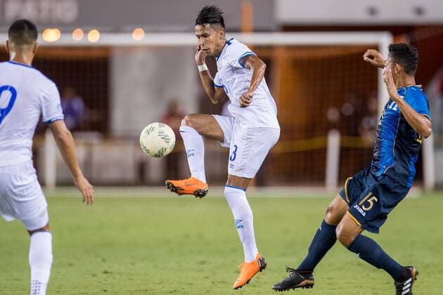 Fußball, Länderspiel, Honduras - El Salvador June 2, 2018: El Salvador midfielder Dennis Torres (8) controls the ball during an international soccer friendly match between Honduras and El Salvador at BBVA Compass Stadium in Houston, TX. El Salvador won the game 1 to 0... CSM Soccer 2018: Honduras vs El Salvador JUN 2 - ZUMAc04_ 20180602_zaf_c04_080 Copyright: xTraskxSmithx