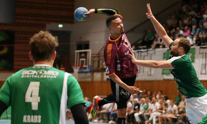 Sebastian Kraus DJK Rimpar Wolves Maurice Lungela Eintracht Hildesheim Stefan Schmitt DJK Rimpar Wolves DKB 2 Handball Bundesliga DJK Rimpar Wolves Eintracht Hildesheim xfsx