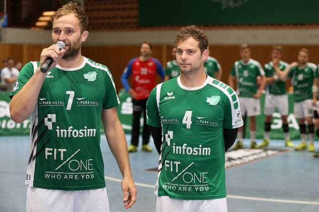 Stefan Schmitt DJK Rimpar Wolves Sebastian Kraus DJK Rimpar Wölfe thanks the fans Thanks DKB 2 Handball Bundesliga DJK Rimpar Wolves Eintracht Hildesheim xfsx