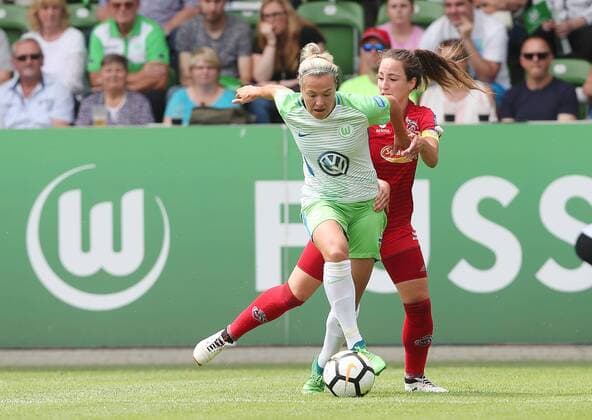 Zsanett Jakabfi VfL Wolfsburg in a duel