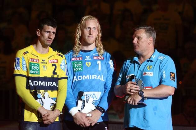 Andy Schmid Rhein Neckar Loewen left with the award for the best Bundesliga player of the season Mikael Appelgren Rhein Neckar Loewen Mitte with the award for best Bundesliga goalkeeper of the season and Nikolaj Jacobsen Rhein Neckar Loewen right with the award for best Bundesliga coach of the season Rhein Neckar Loewen vs SC DHfK Leipzig Handball 1 Bundesliga 03 06 2018 Rhein Neckar Loewen vs SC DHfK Leipzig Handball 1 Bundesliga 03 06 2018 Mannheim Copyright: xEIBNER RenexWeissx EP_RWS