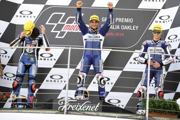 IPP20180603 Motorsports: Moto3 World Championship WM Weltmeisterschaft GP of Italy, il podio a sinistra Marco Bezzecchi secondo classificato al centro il vincitore Jorge Martin e Fabio Di Giannantonio giunto terzo (Verwendung nur in Deutschland - GERMANY ONLY) *** IPP20180603 Motorsports World Championship Moto3 World Championship Italian Grand Prix Marco Bezzecchi second classificio al centro il vincitore Jorge Martin e Fabio Di Giannantonio giunto terzo Use only in Germany GERMANY ONLY 