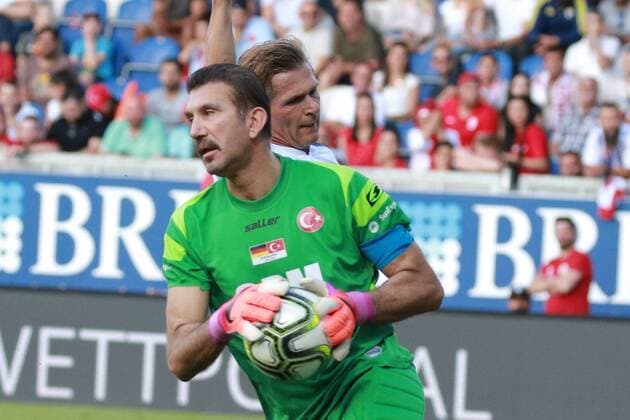 03 06 2018 xavx Football Match of the Legends in Wiesbaden emspor v l Goalkeeper Rüstü Recber Turkey Dariusz Wosz Germany Wiesbaden