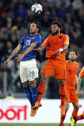 (l-r) Simone Verdi of Italy, Tonny Vilhena of Holland during the International Friendly Länderspiel match between Italy and The Netherlands at Allianz Stadium on June 04, 2018 in Turin, Italy International friendly match 2017 2018 xVIxVIxImagesx xMauricexvanxSteenxIVx 11130943