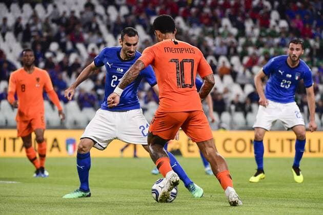 Photo LaPresse - Marco Alpozzi June 4, 2018 Turin ( Italy ) Italy vs Netherlands - friendly match - Allianz Arena Stadium of Turin. in the pic: Alessandro Florenzi (Italy)Memphis Depay (Netherlands);  Copyright: xLaPresse MarcoxAlpozzix