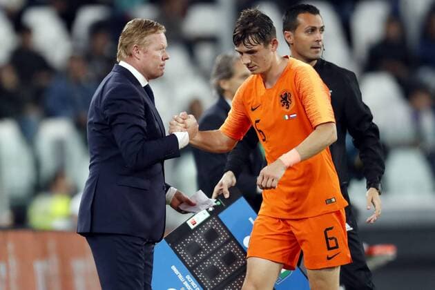 (l-r) coach Ronald Koeman of Holland, Marten de Roon of Holland during the International Friendly Länderspiel match between Italy and The Netherlands at Allianz Stadium on June 04, 2018 in Turin, Italy International friendly match 2017 2018 xVIxVIxImagesx xMauricexvanxSteenxIVx 11131362