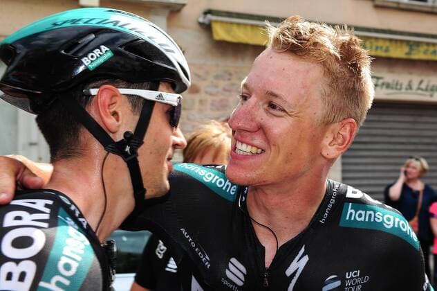 Pascal Ackermann GER BORA hansgrohe and looking forward to the victory with his teammate Emanuel Buchmann Jubel Freude Emotion horizontal horizontal event Event 70 Criterium du Dauphine 2 stage Stage 2 Montbrison to Belleville en Beaujolais 180 5 km Place Belleville en Beaujolais Departement Rhone France France Europe Europe Date Date 05 06 2018 Stiehl Photography