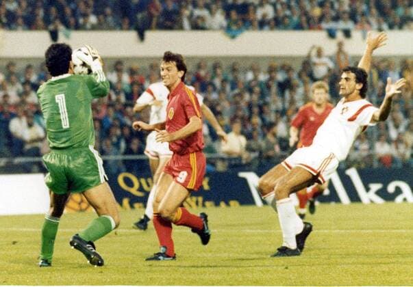 BRU00 - - BRUSSELS, BELGIUM: File picture dayed 06 September 1989 of soccer match Belgium vs Portugal.  x734101x