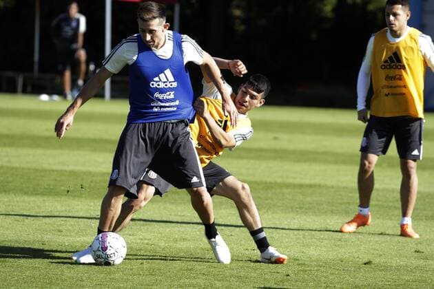 Fußball, Training Nationalteam Mexiko June 5, 2018 - EUM20180605DEP27.JPG.COPENHAGUE, Dinamarca, Soccer-Futbol-Seleccion Mexicana.- 5 de junio 2018.- Aspecto del entrenamiento de la Seleccion Mexicana de cara a su partido ante su similar de Dinamarca a disputarse el proximo sabado. En la imagen, Hector Herrera y Hirving Lozano. Foto: Agencia EL UNIVERSAL Luis Cortes RCC. Latin News: June 5, 2018  - ZUMAu78_ 20180605_zaf_u78_566 Copyright: xLuisxCortesx