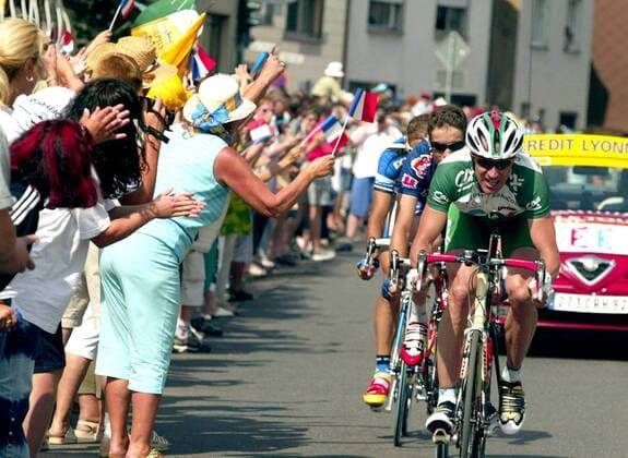 NO MAGS-NO SALES-NO INTERNET BRU101 - - SAARBRUCKEN, GERMANY : R, FROM FRONT to BACK German Jens Voigt, French Sylvain Chavanel and Stephane Berges escape during the 181 km 2nd stage from Luxemburg to Saarbrucken in Germany of the Tour de France cycle race, Saarbrucken, 08 July 2002. Spanish Oscar Freire won the stage. REPORTERS - PHILIPPExBUISSIN  x996734x